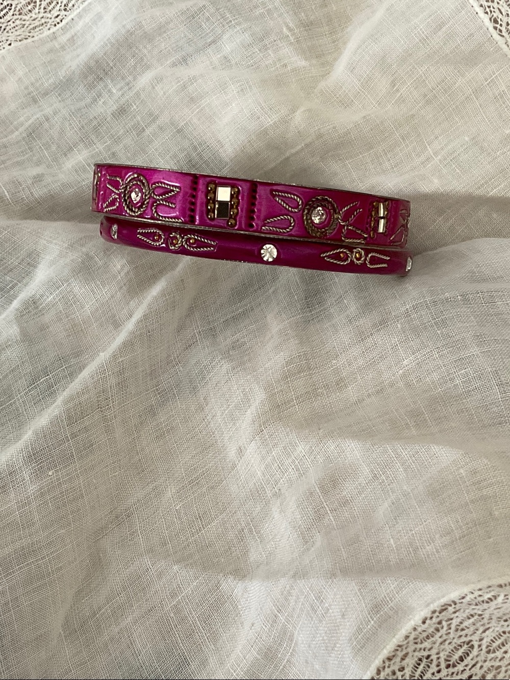 VINTAGE 2 PIECE BANGLE SET, ABSTRACT DESIGN, GARNET COLOR, BEADING AND CHIPS-OS